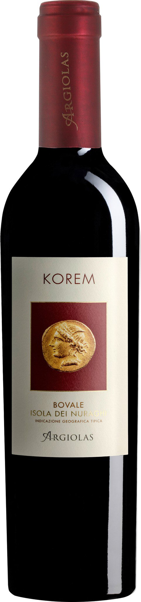 Eine Flasche Rotwein steht aufrecht. Der Deckel ist rot und die Etikette zeigt ein einfaches, stilvolles Design mit einem Symbol und dem Namen des Weins. Der Hintergrund ist neutral.