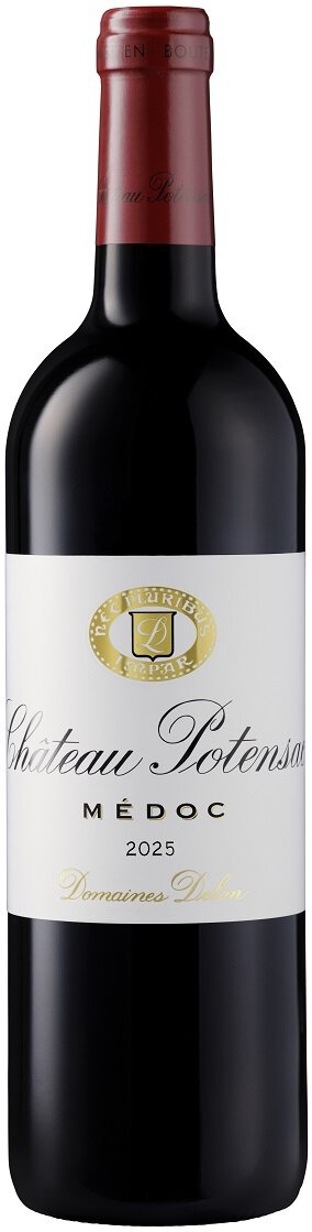 Eine Weinflasche mit rotem Korken und schwarzer, eleganter Etikettierung. Der Schriftzug -Château Potensac- und -Médoc 2025- ist gut lesbar. Die Flasche steht vor einem neutralen Hintergrund.