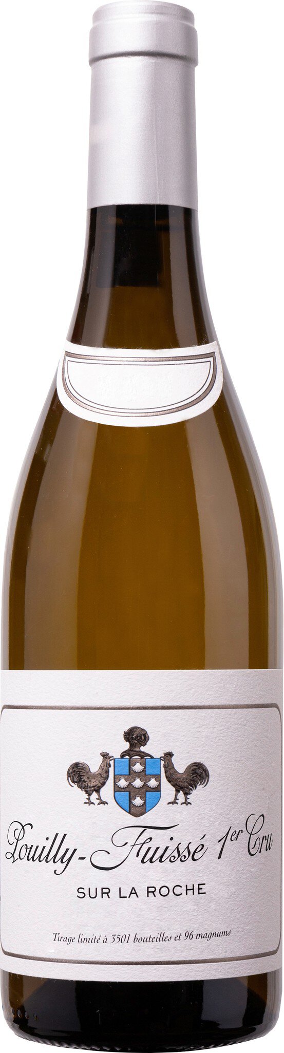Eine Flasche Weißwein steht aufrecht. Die Flasche hat einen schmalen Körper und eine helle, ansprechende Etikette mit einem Wappen und dem Schriftzug. Die Umgebung ist neutral, ohne weitere Objekte sichtbar.