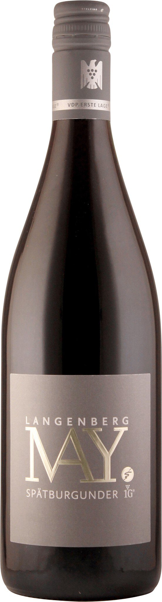 Eine Flasche Rotwein mit dunklem Glas und einem schlichten, grauen Etikett. Darauf steht der Name -Langenberg MAY- und -Spätburgunder 1G-. Der Deckel ist aus Metall und hat eine Schraubverschluss.