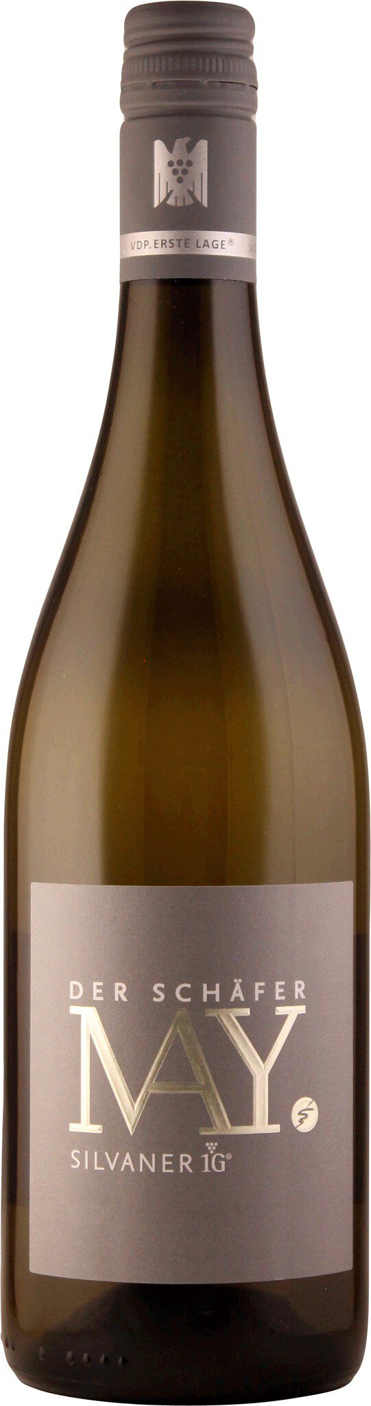 Eine Flasche Weißwein steht aufrecht. Der Korpus ist schlank und klar mit einem etikettschild, das einen stilisierten Schriftzug zeigt. Der Hintergrund ist neutral.