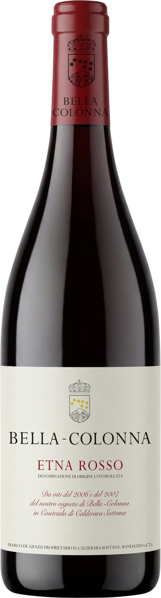 Eine Flasche Rotwein mit einem langen, rot lackierten Korken. Das Etikett ist hell mit einem Schriftzug, der den Wein und seinen Hersteller angibt. Der Hintergrund ist einfarbig.