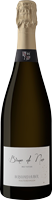 Eine Flasche Sekt mit einer goldenen Kapsel und einem weißen Etikett. Der Sekt steht aufrecht und hat eine elegante, schlanke Form, vor einem neutralen Hintergrund.