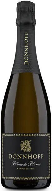 Eine Flasche Sekt mit einem eleganten, schwarzen Etikett und goldenem Schriftzug. Die Bezeichnung -Dönnhoff Blanc de Blancs- ist sichtbar. Der Flaschenhals ist verzweigt und die Flasche selbst hat eine klassische Form.