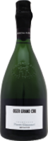 Eine grüne Champagnerflasche mit schwarzem Korken und einem label in Weiß, auf dem möglicherweise die Marke oder der Inhalt steht. Der Hintergrund ist neutral.