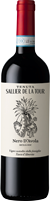 Eine Flasche Rotwein steht auf einem neutralen Hintergrund. Sie hat einen roten Schraubverschluss und ein etikett mit einer künstlerischen Darstellung. Das Etikett enthält den Namen des Weins sowie weitere Informationen.