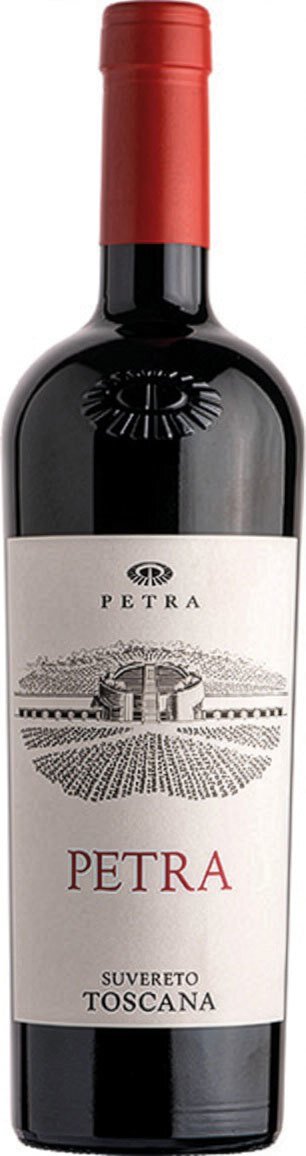 Eine Flasche Rotwein mit einem roten Korken und einem eleganten Etikett, das den Namen -Petra- trägt. Der Hintergrund ist neutral und hebt die Flasche hervor.