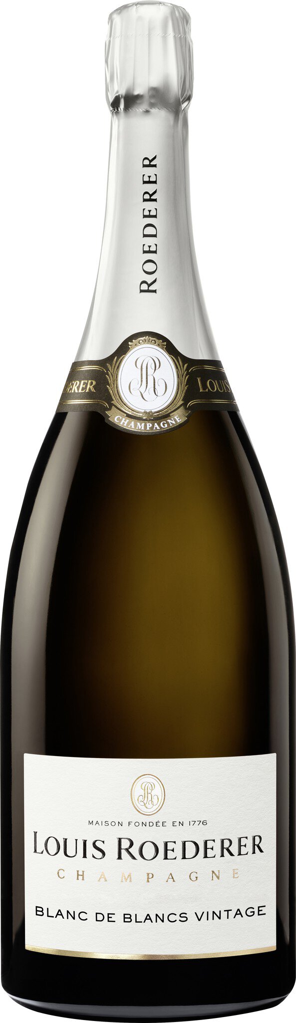 Eine Flasche Sekt steht auf einem neutralen Hintergrund. Die Flasche hat eine schlanke Form mit einem hellen Etikett und einem silbernen Kapselverschluss.