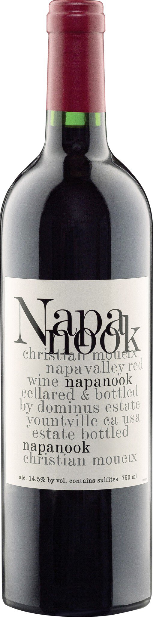 Eine rotweinflasche mit einem etiket, das den namen -Napa- zeigt. Die flasche hat einen roten korken und steht vor einem unscharfen hintergrund.