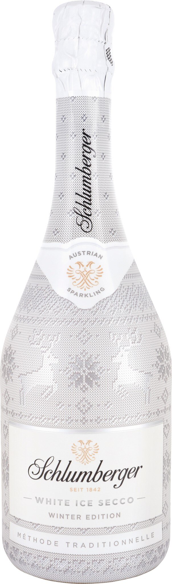 Eine Flasche Sekt oder Champagner mit klarer, transparenter Flüssigkeit. Sie hat einen schmalen Hals und einen Korkenverschluss. Das Etikett ist schlicht mit dem Schriftzug -Müller- und einem eleganten Design.